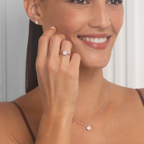 Stud pierced earrings 18-carat white gold 18 brilliant cut diamonds