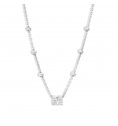 Colgante letra M con 15 diamantes en oro blanco 18 quilates