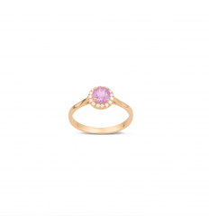 18-carat rose gold ring with a circular amethyst and 15 diamonds