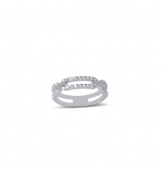 18 carat white gold ring with 38 brilliant cut diamonds