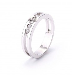 Ring with 5 brilliant cut diamonds in 18 carat white gold