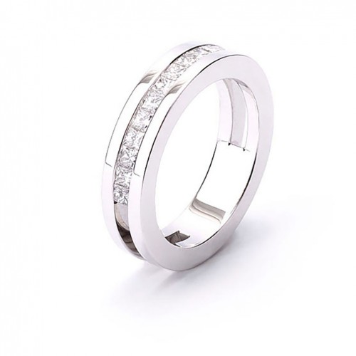 Solitaire ring 18 carat white gold with diamond and satin finish