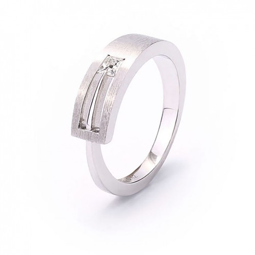Solitaire ring 18 carat white gold with diamond and satin finish