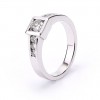 Anillo oro blanco engaste en forma cuadrada 1 diamante talla brillante