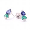 Pendientes con 2 zafiro azul y 2 esmeraldas acompañadas por 2 diamantes talla brillante